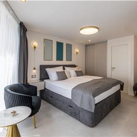 4 bedroom villa with heated pool and sea view in Vinišće, sleeps 8